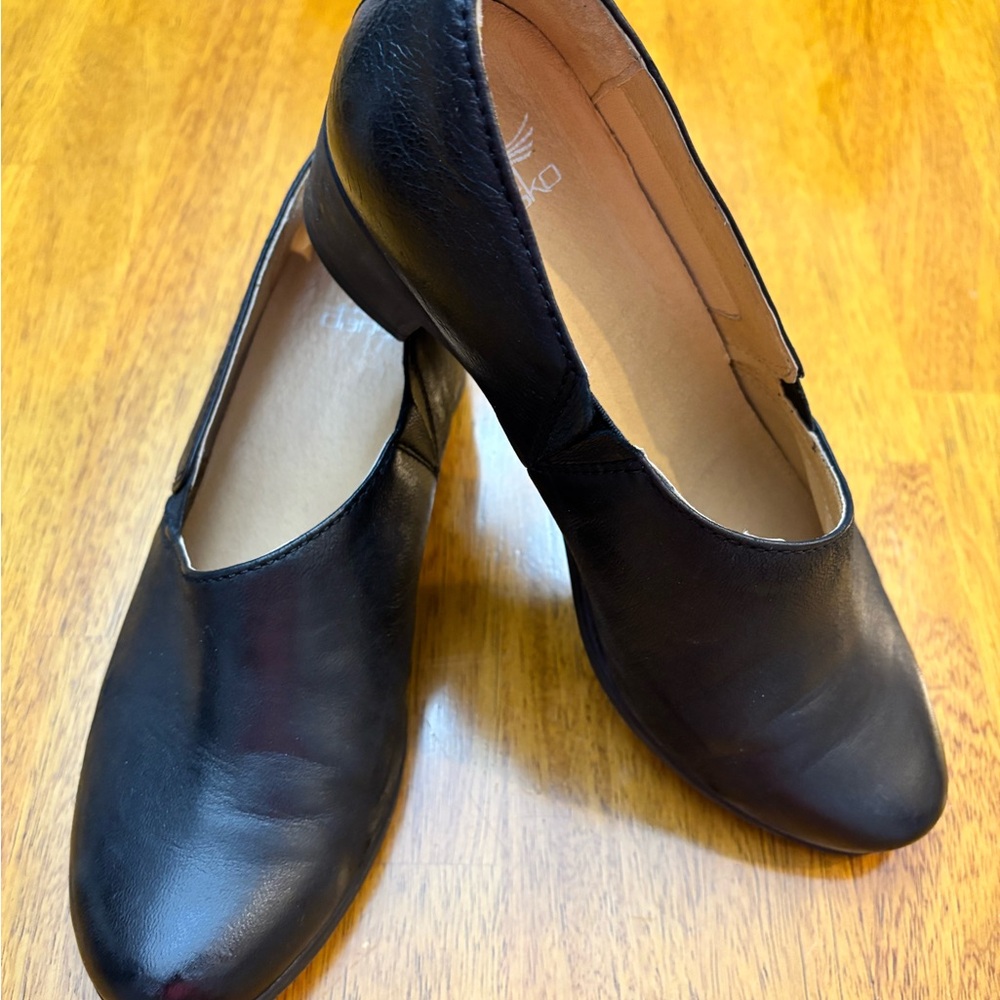 NWOT Dansko Black Leather Women's Camdyn Burnished Nubuck Comfort Size 39
